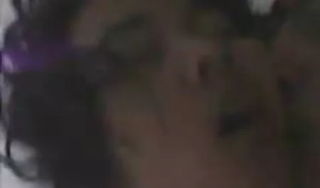 W sex dojrzale urodzie twarzy sexy siedzi