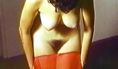 Gospodarz przyjęcia sex z dojrzala mamuska mamę za rękę ogromny czarny kogut!