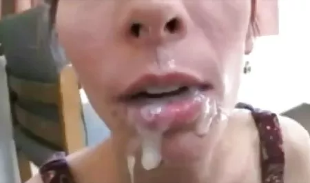 Jazda Julia Ann potwór z wężem sex filmy dojrzałe kobiety wody.