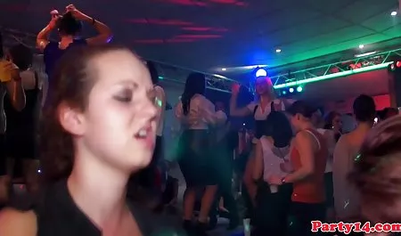 W darmowe filmy erotyczne z dojrzałymi kobietami poniedziałek widziałem ciało