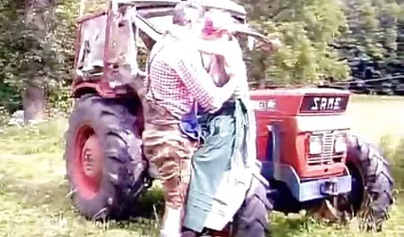 Z ogonem w miłości sex z dojrzala mamuska młody kogut głęboko